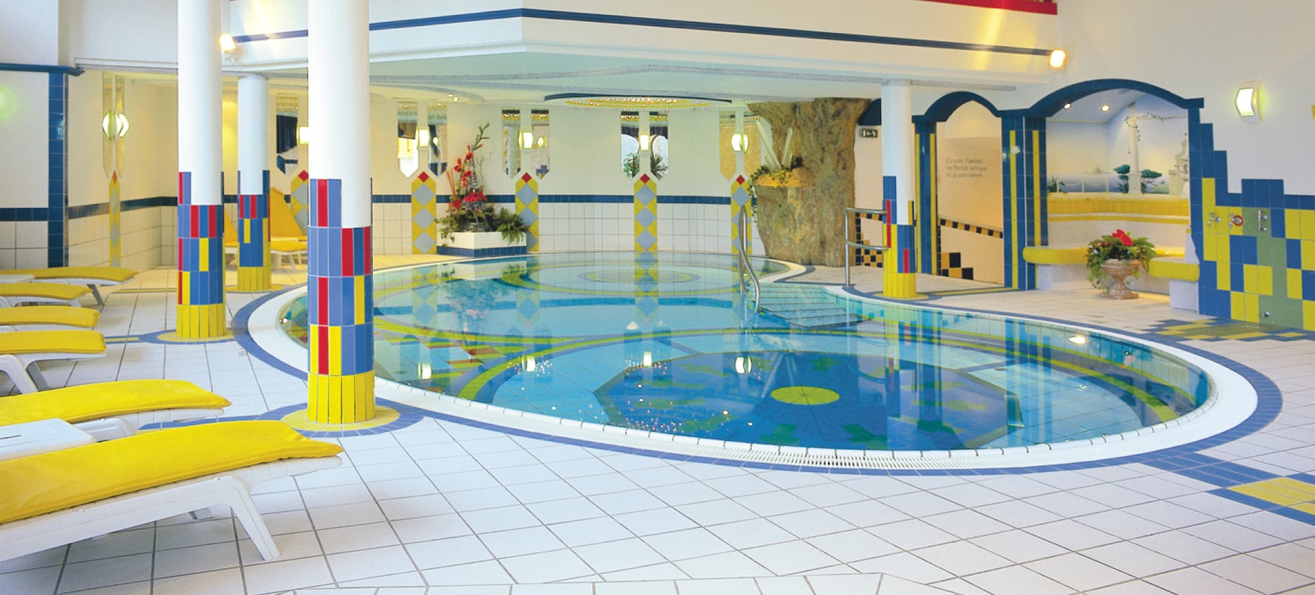 hotel_bergkristall_wellness_schwimmbad.jpg